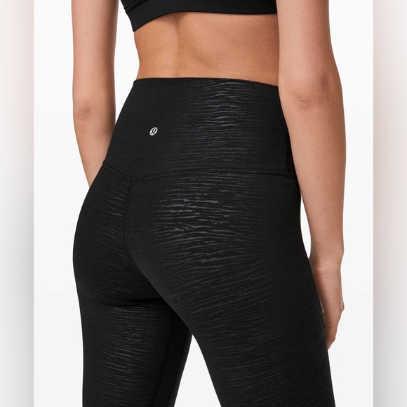 Lululemon Align Pant II 25"
Stride Emboss Black - Picture 4 of 9